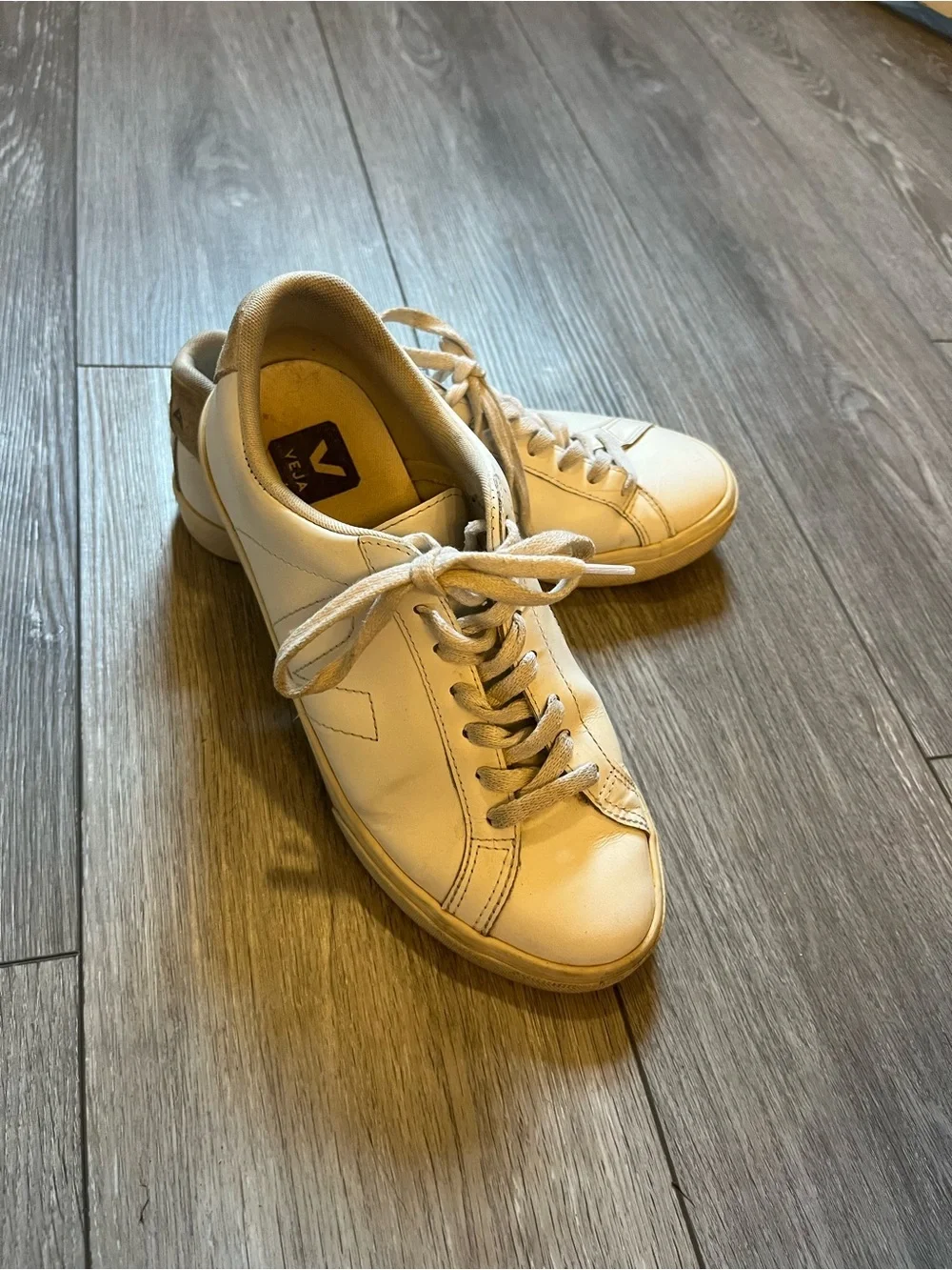 Veja Esplar White Leather Sneaker size 39 / W 8